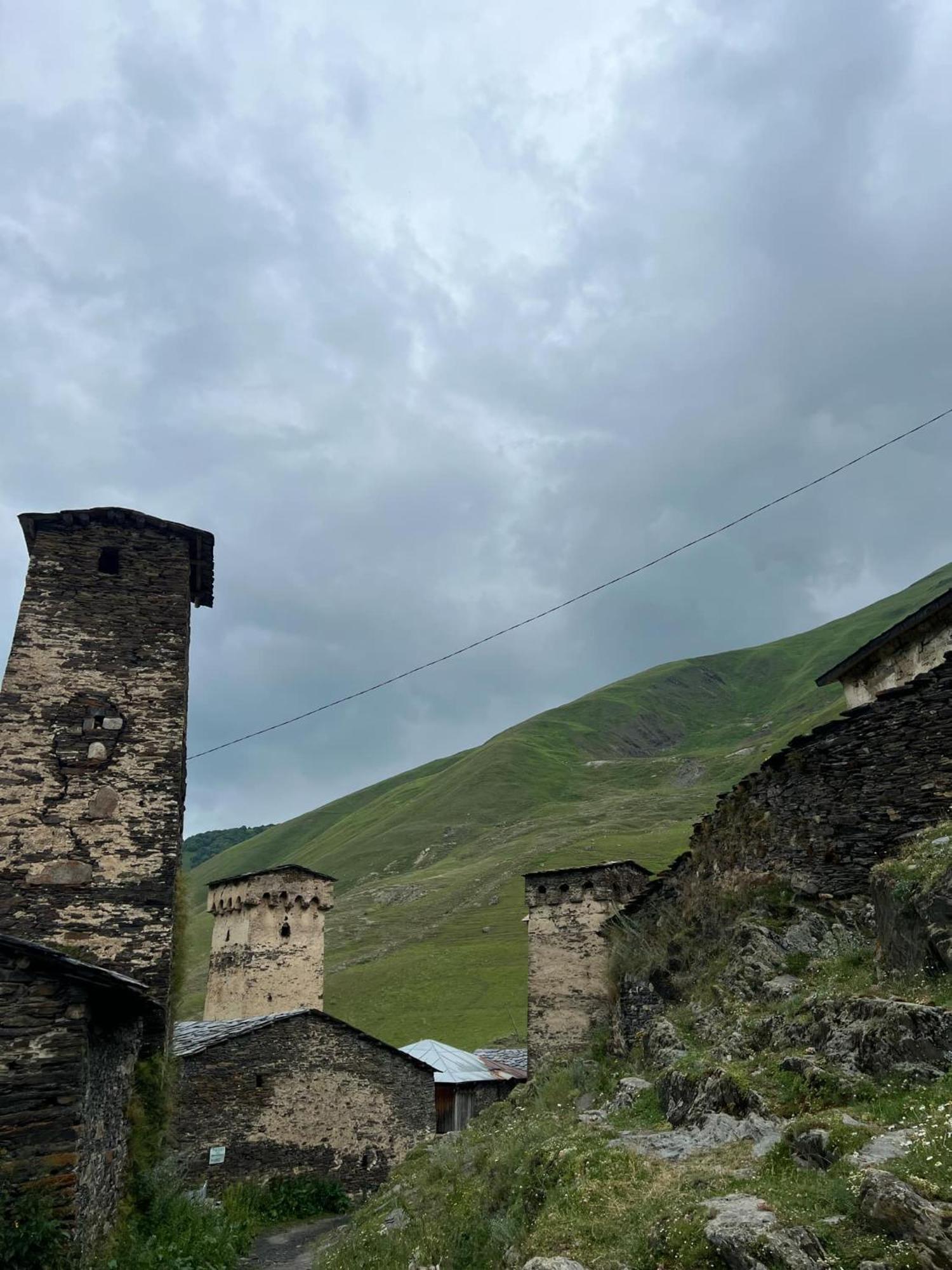 Отель Ushguli 12 Century Экстерьер фото